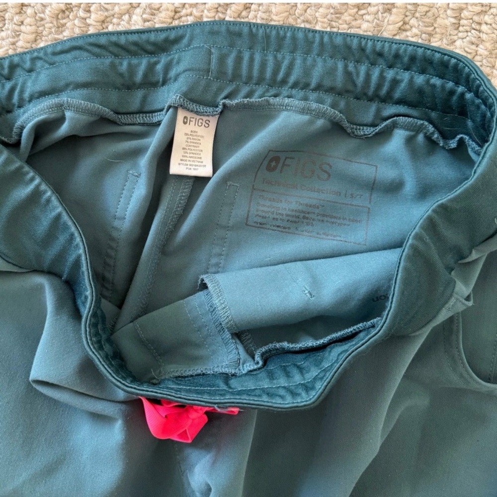 Figs hydrogreen yola scrub pants small tall - Picture 4 of 5